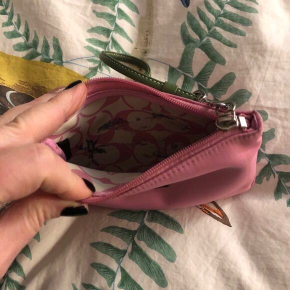 Unique Pink & Olive Green Coach Leatherware Wristlet - Picture 5 of 5